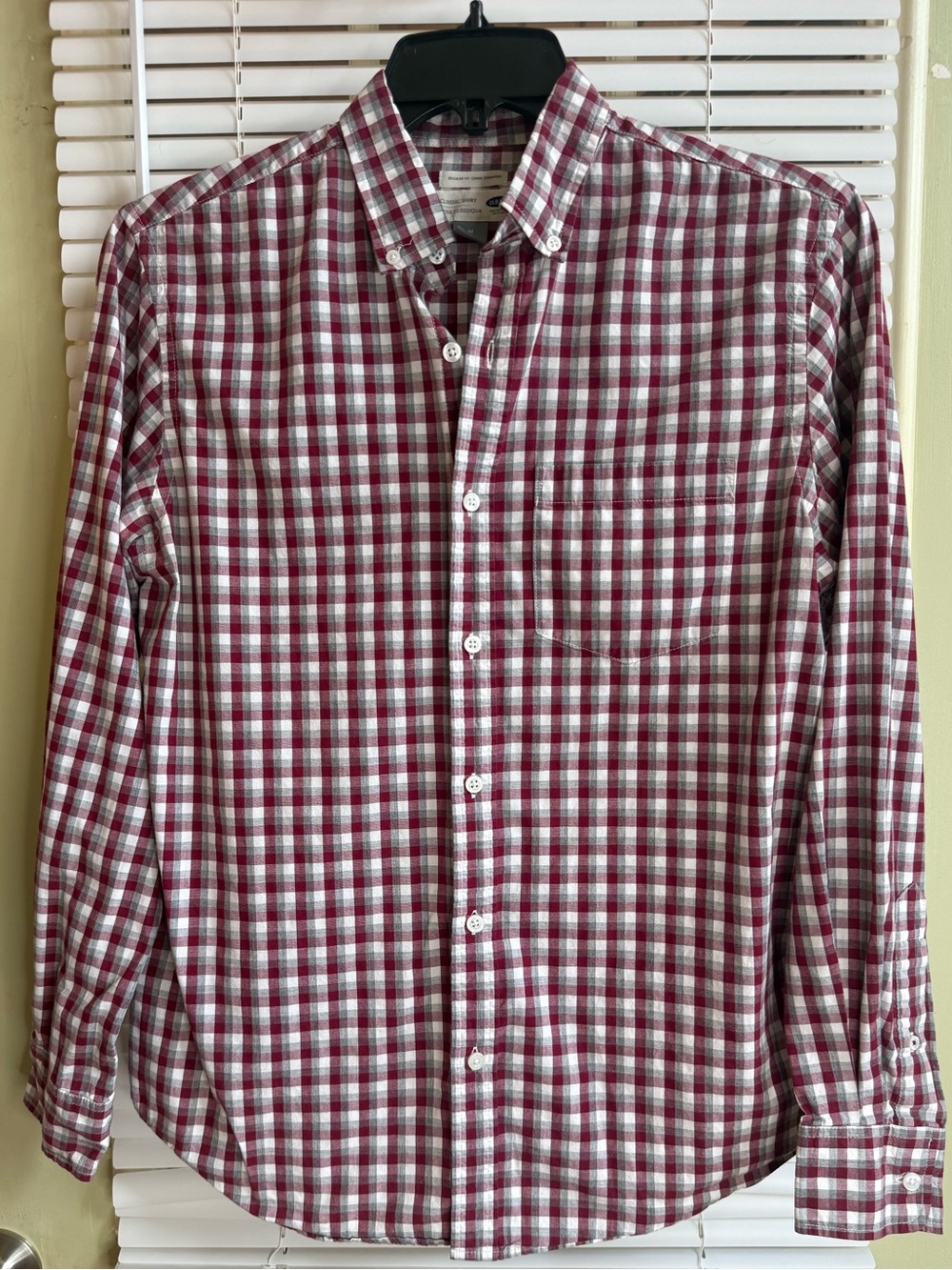Old Navy Classic Burgundy White Gingham Plaid Button Down Men’s M Preppy Cotton